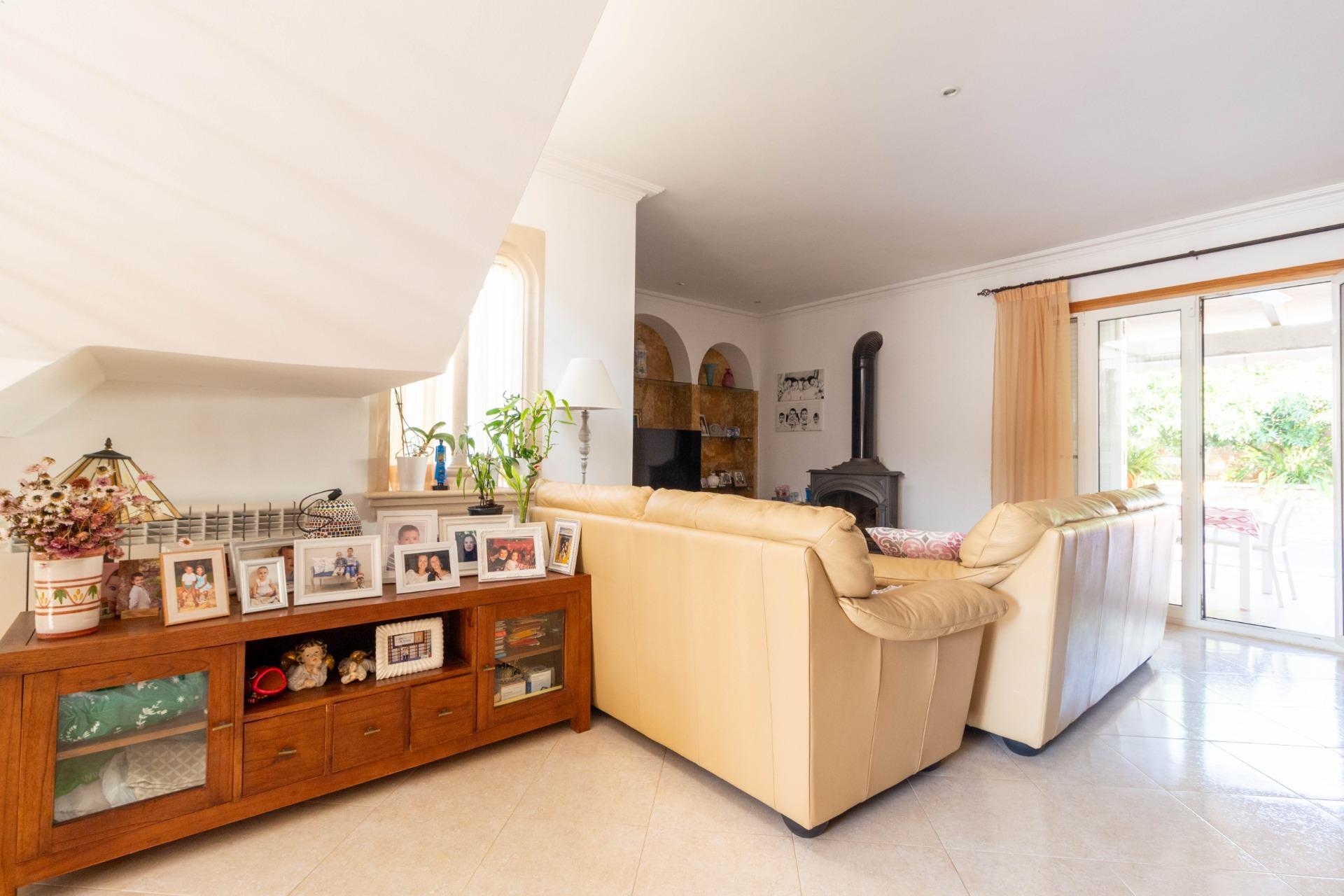 Vivienda unifamiliar con piscina y amplias terrazas en Cala  - foto 38