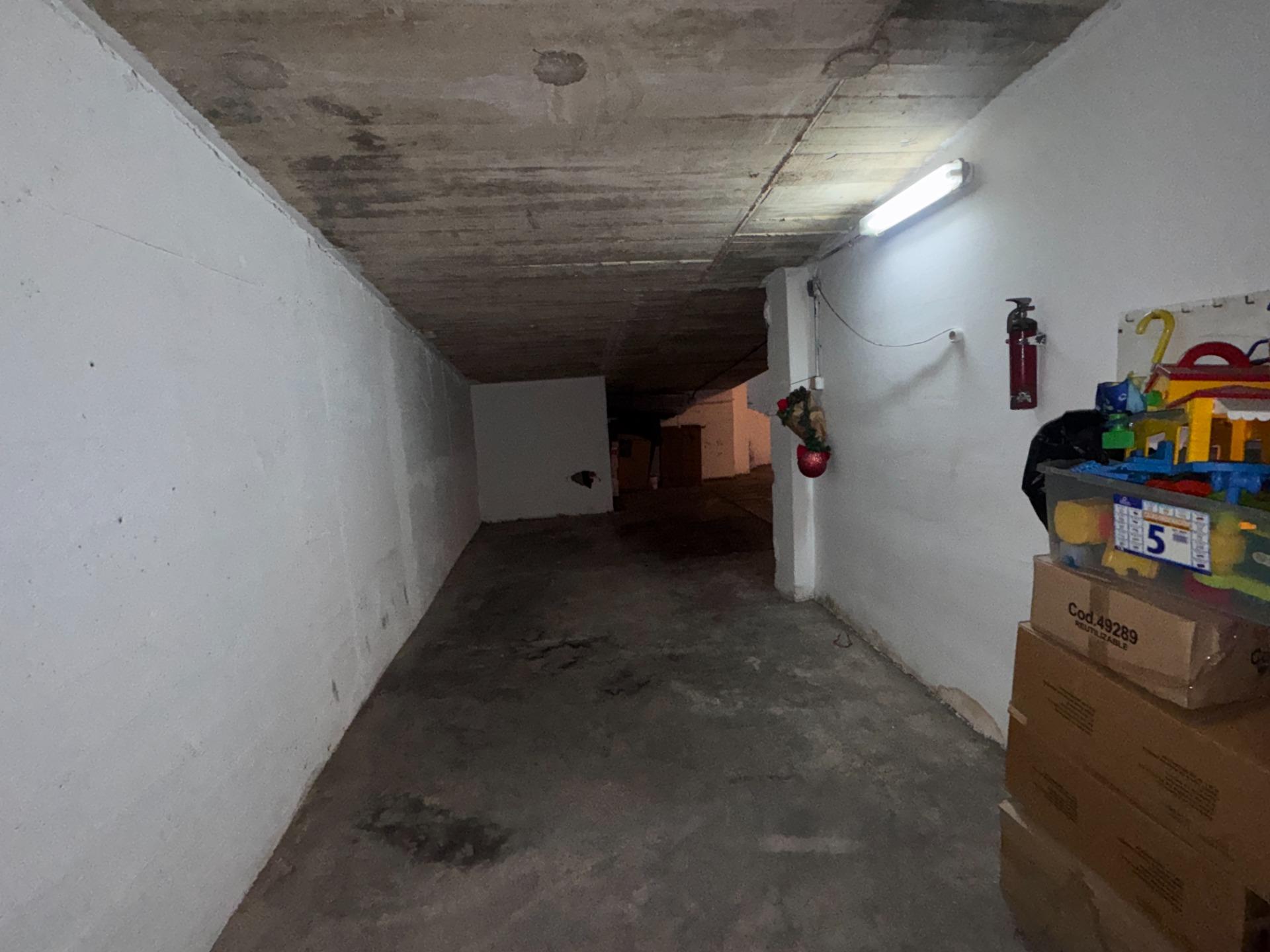 Plaza de parking amplia con trastero – comodidad, espacio y  - foto 5