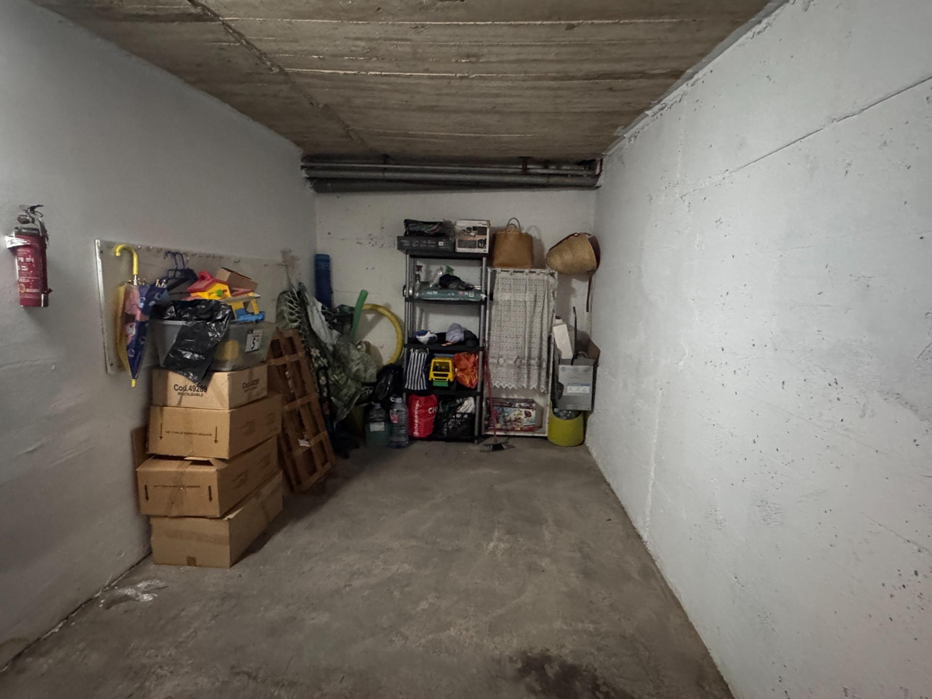 Plaza de parking amplia con trastero – comodidad, espacio y  - foto 8