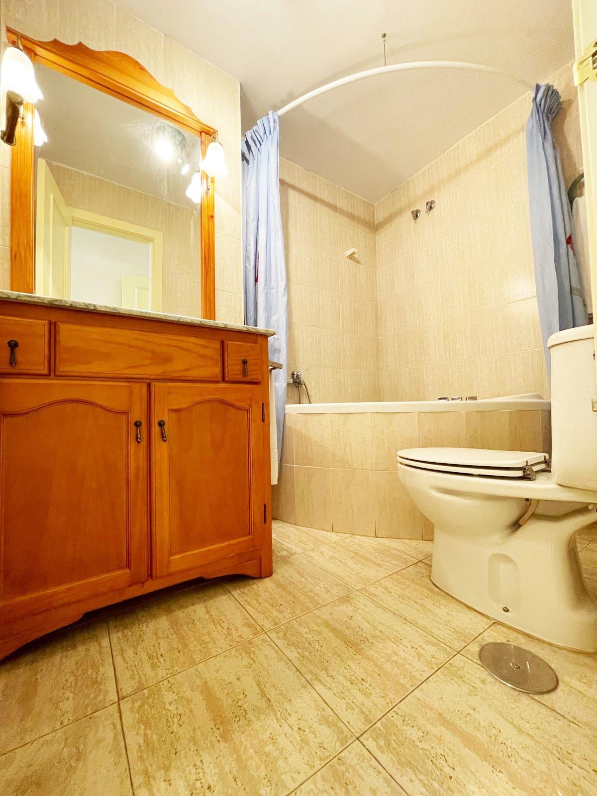 Amplio piso con terraza, garaje y ubicación excepcional en N - foto 12