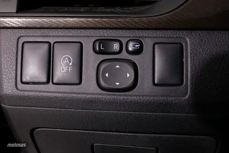 Toyota Avensis - foto 17