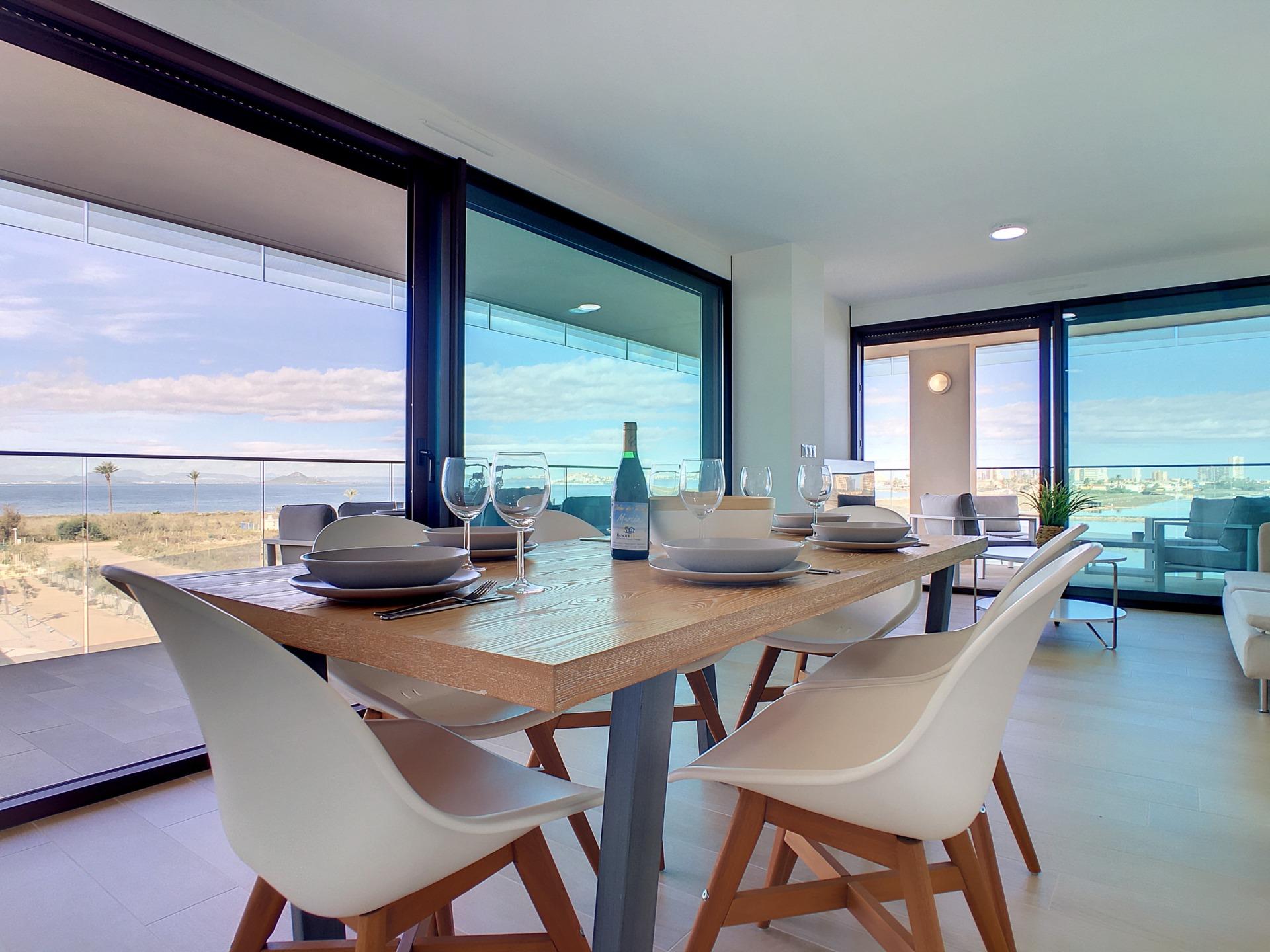 ELEGANTE APARTAMENTO CON TERRAZA Y VISTAS INOLVIDABLES – RES