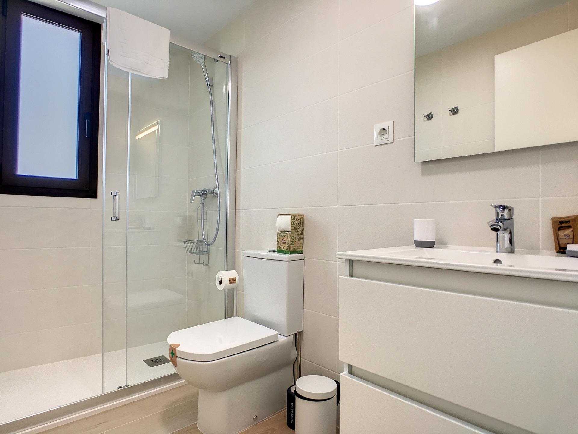 ELEGANTE APARTAMENTO CON TERRAZA Y VISTAS INOLVIDABLES – RES - foto 30