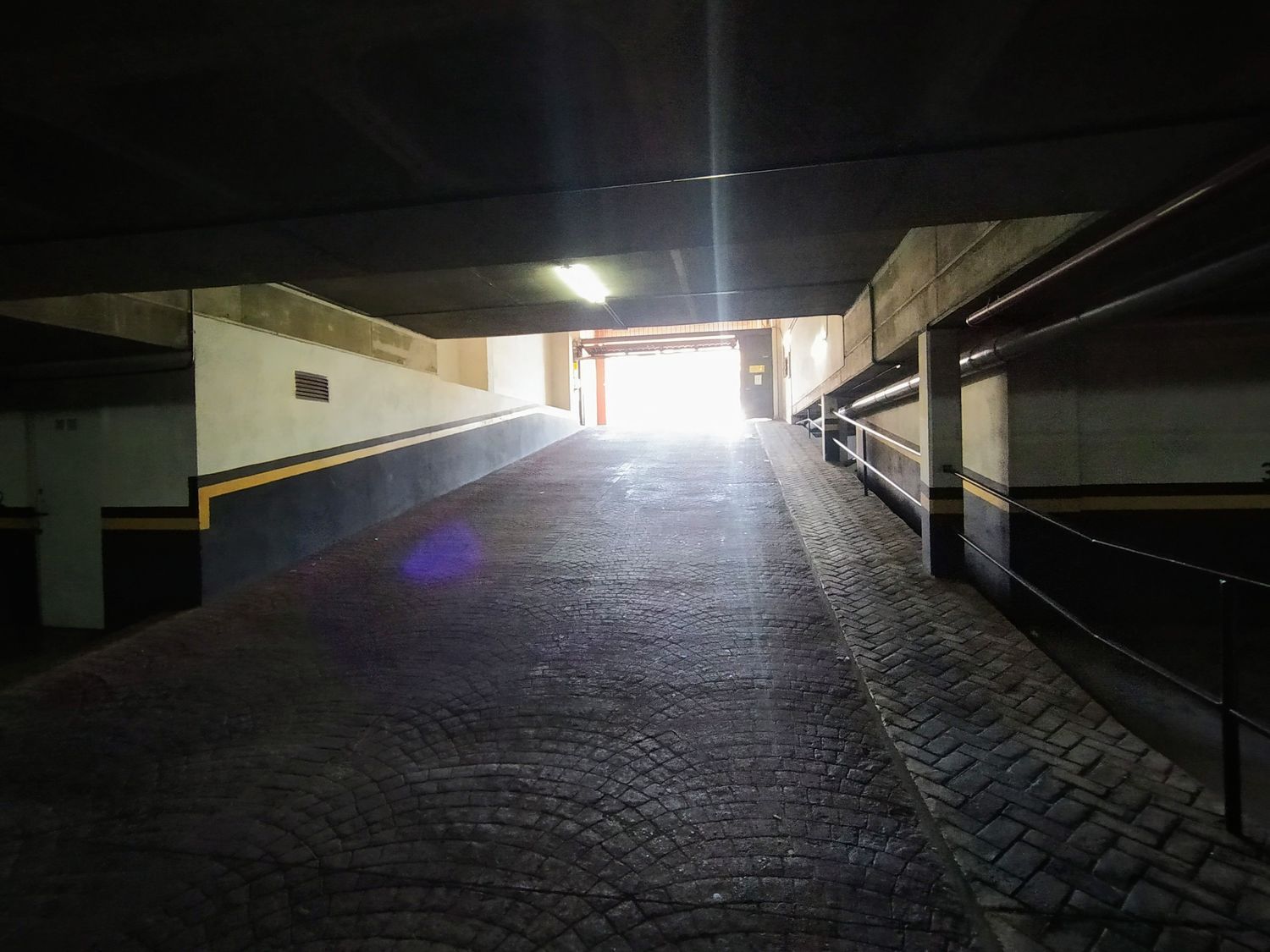 Plaza de garaje para ciclomotor - foto 3