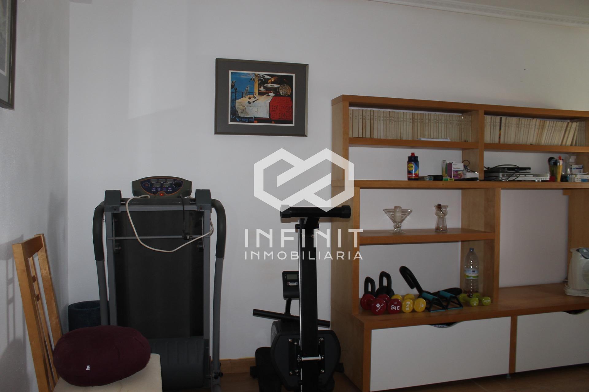 Playa, Ría y Montaña: Todo a un Paso en Este Pisazo en Soto  - foto 9