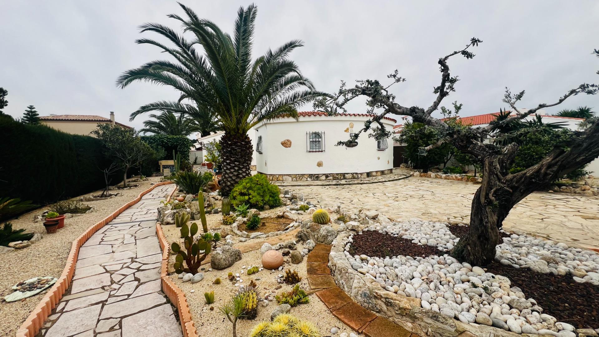 Chalet con gran jardín en Tres Cales a pocos metros de la pl - foto 8