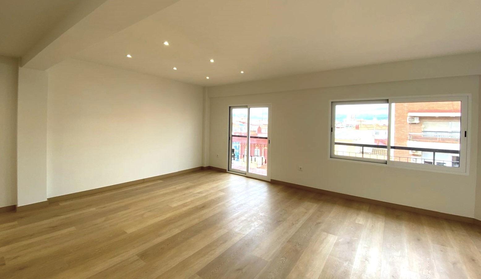 Vivienda totalmente reformada en Ruzafa - foto 2