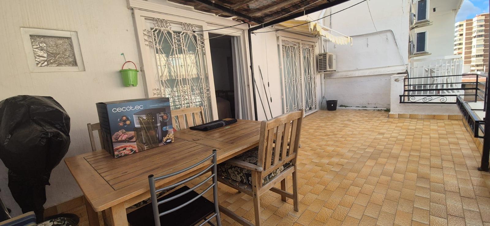 Amplio piso en el centro de Benidorm y a pocos metros de la playa.