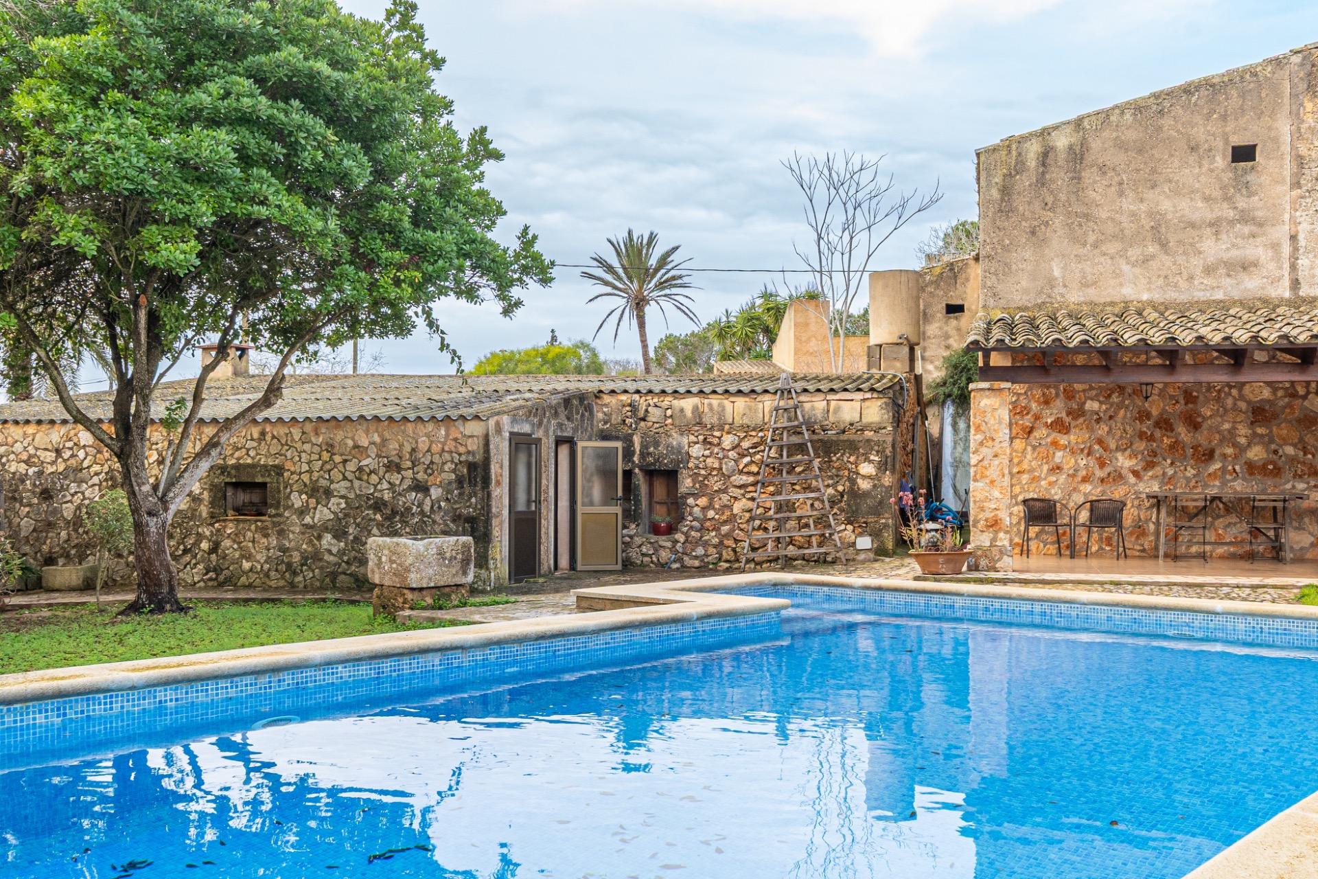 Finca rústica con terreno y piscina en Son Negre – Felanitx