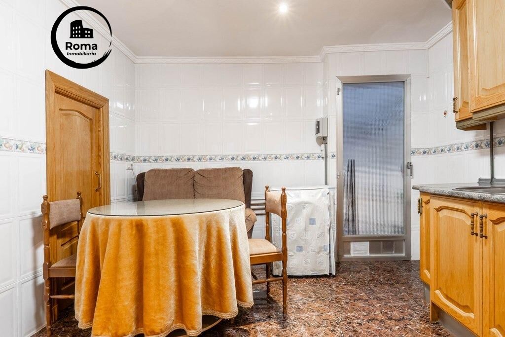 Piso con licencia de alquiler turístico en pleno centro de G - foto 16