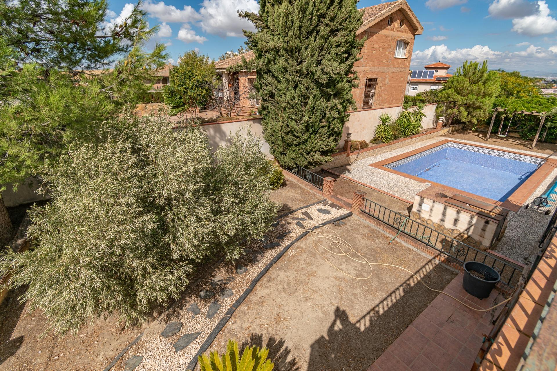 Impresionante Chalet en Otura con Piscina y Vistas - foto 26