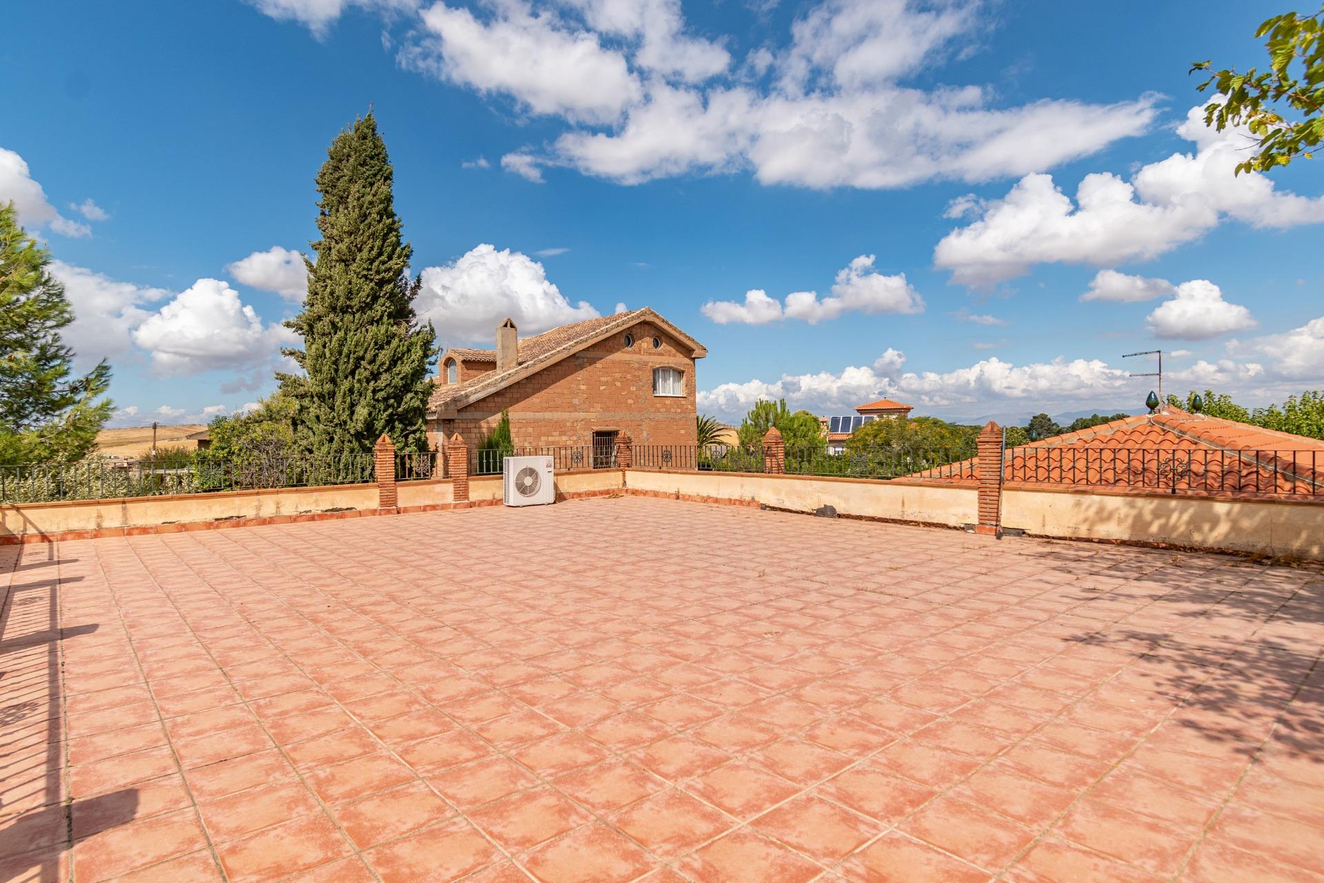 Impresionante Chalet en Otura con Piscina y Vistas - foto 30