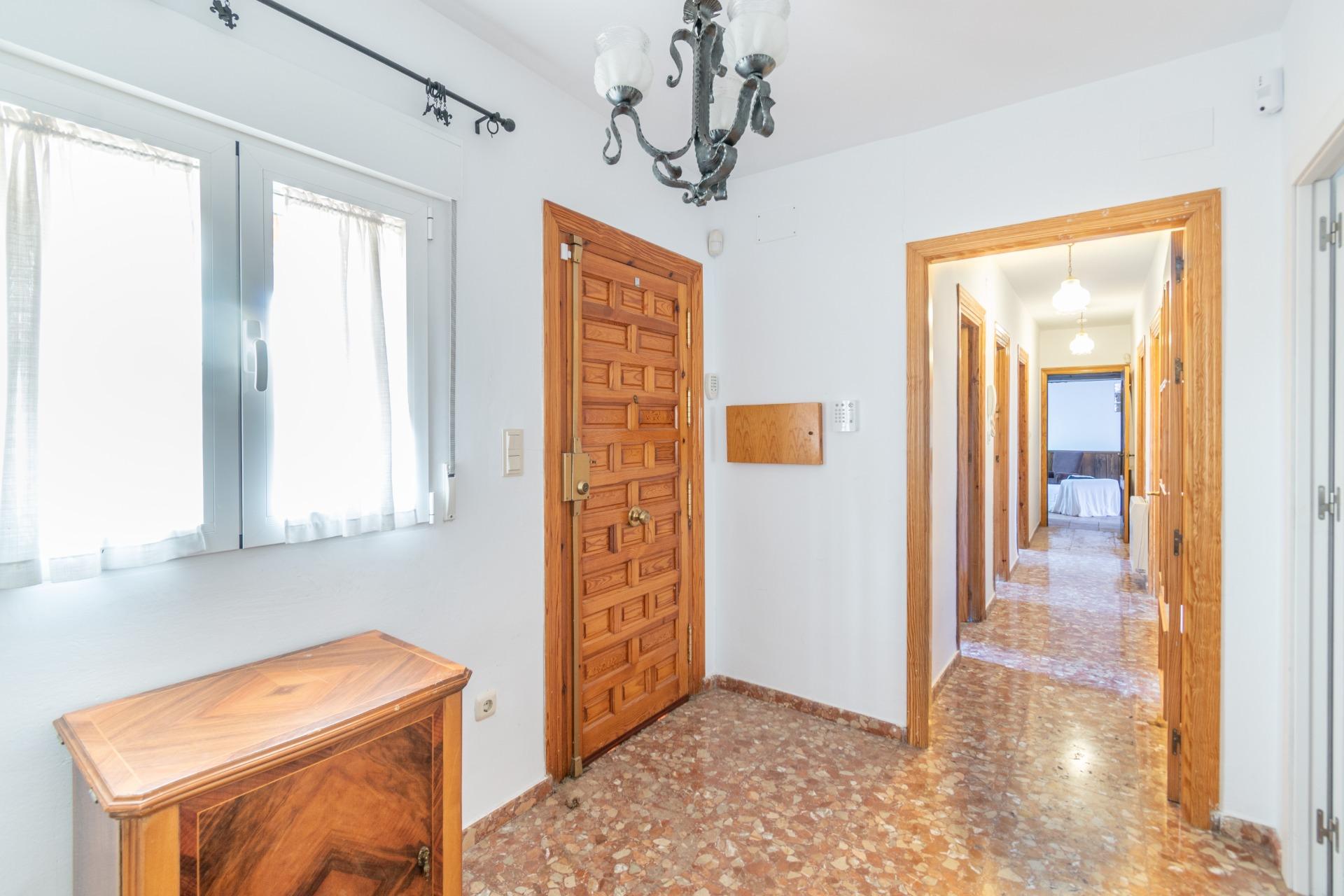 Impresionante Chalet en Otura con Piscina y Vistas - foto 44