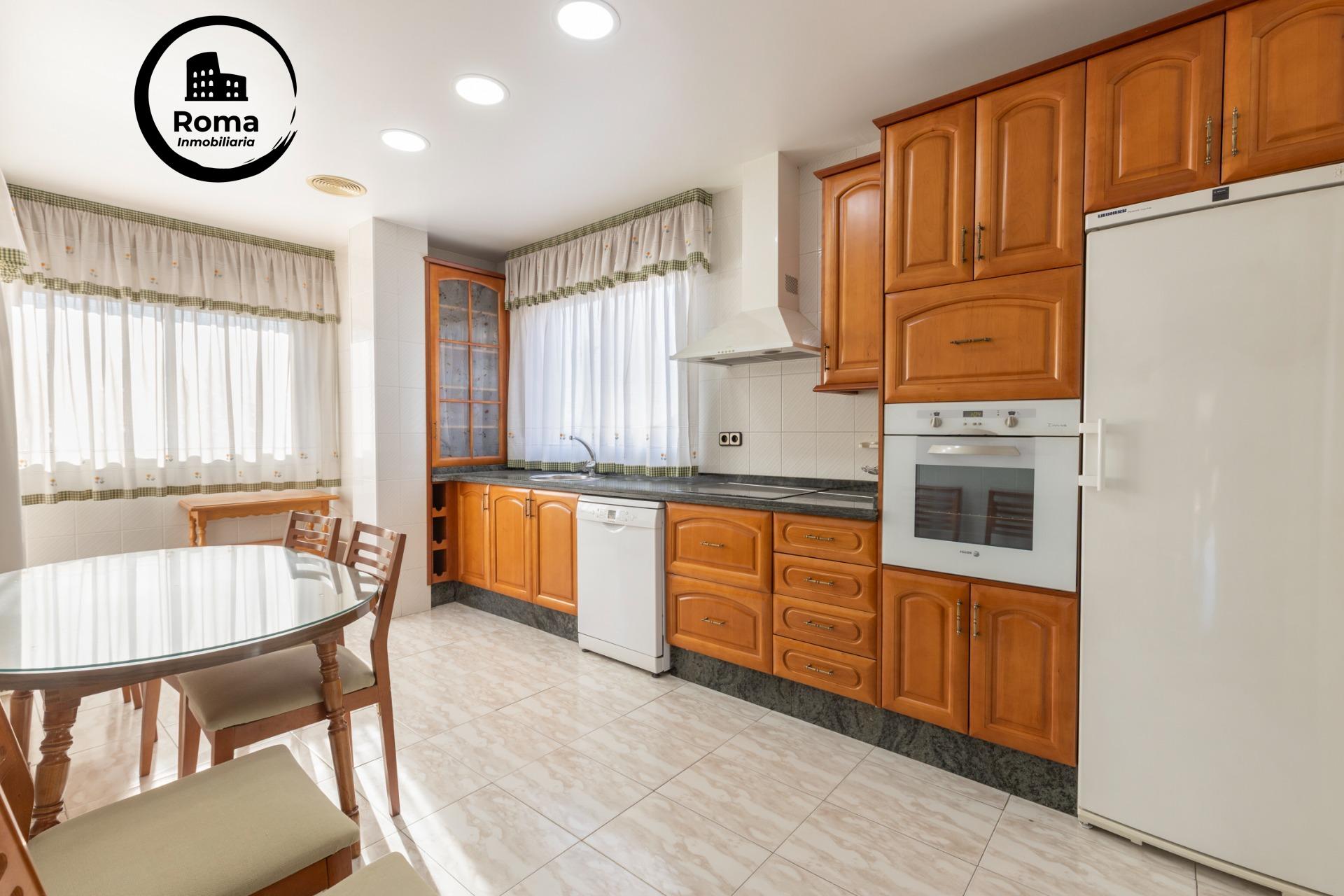 Amplio Pareado en Vega de Granada: Tu Nuevo Hogar Espera por - foto 12