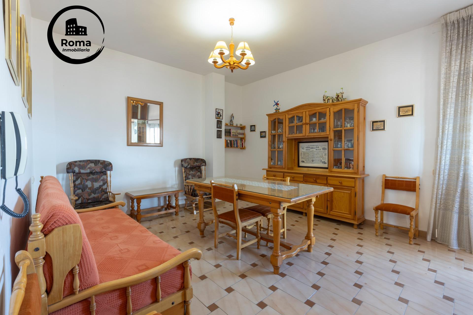 Amplio Pareado en Vega de Granada: Tu Nuevo Hogar Espera por - foto 43