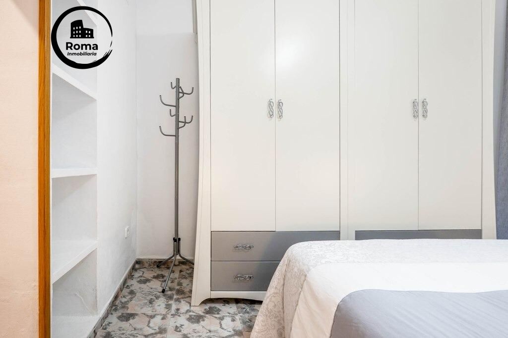 Piso con licencia de alquiler turístico en pleno centro de G - foto 12