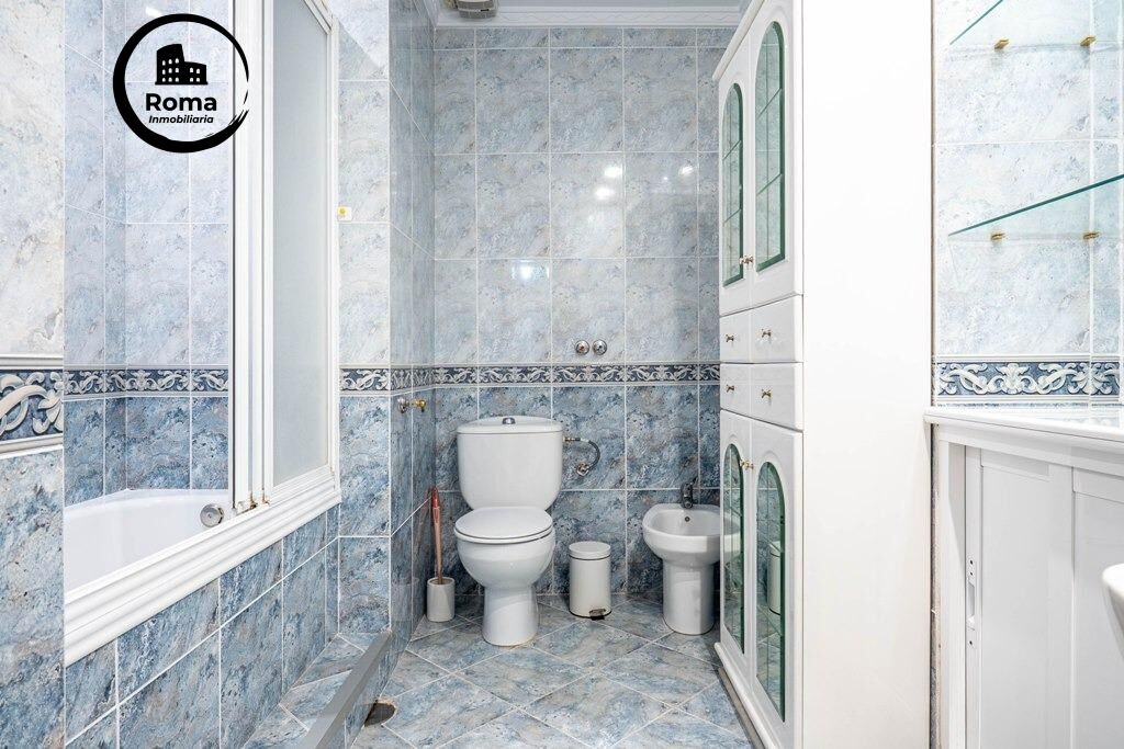 Piso con licencia de alquiler turístico en pleno centro de G - foto 25