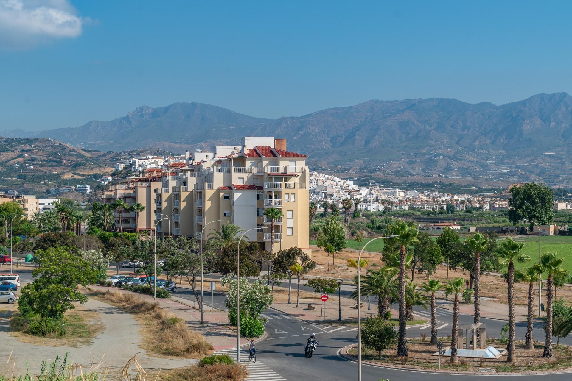 SALOBREÑA-PISO JUNTO A LA PLAYA. TRES DORMITORIOS,DOS BAÑOS  - foto 47