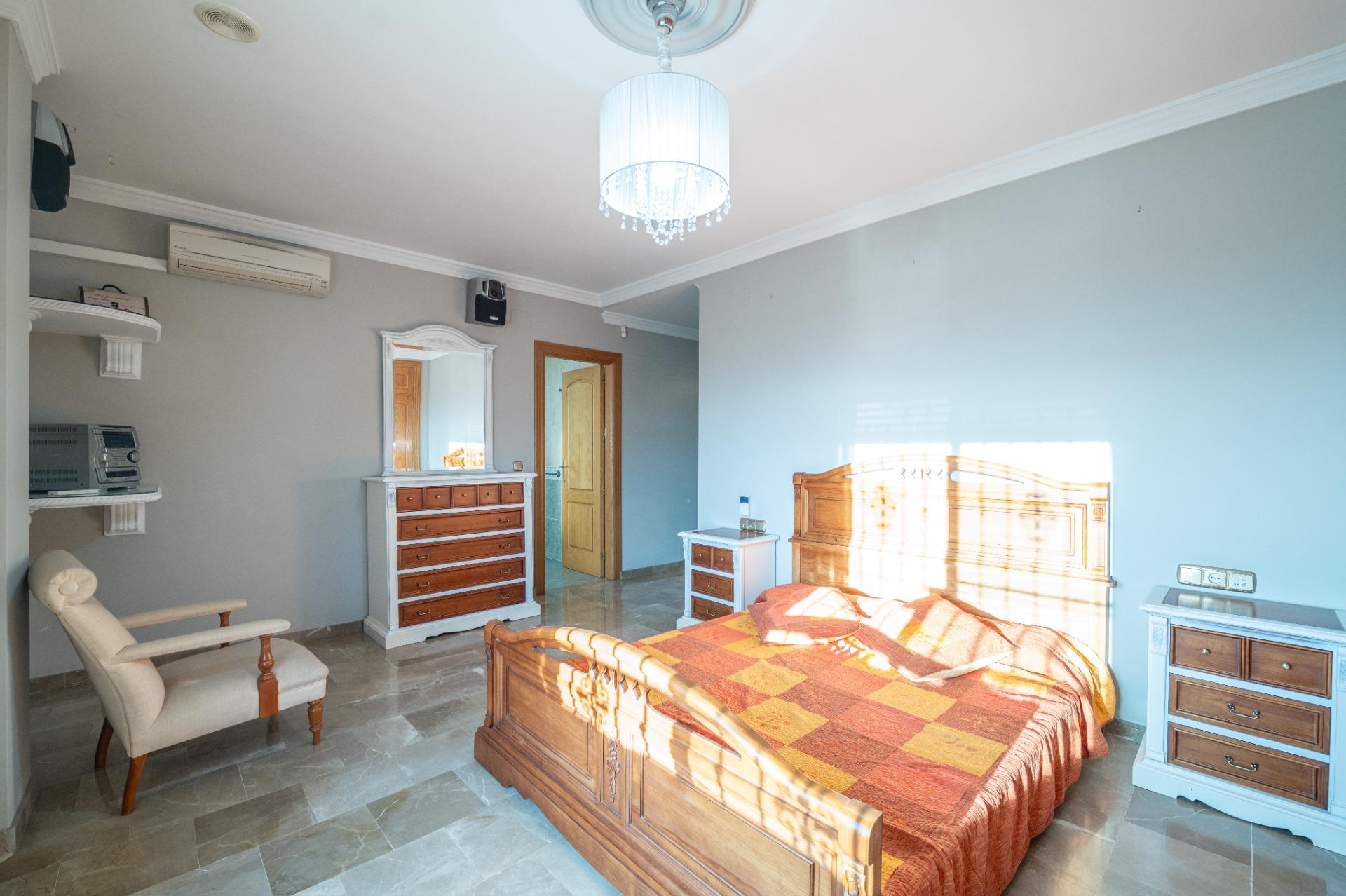 Exclusivo Chalet con estructura planaen Huetor Vega con Pisc - foto 47