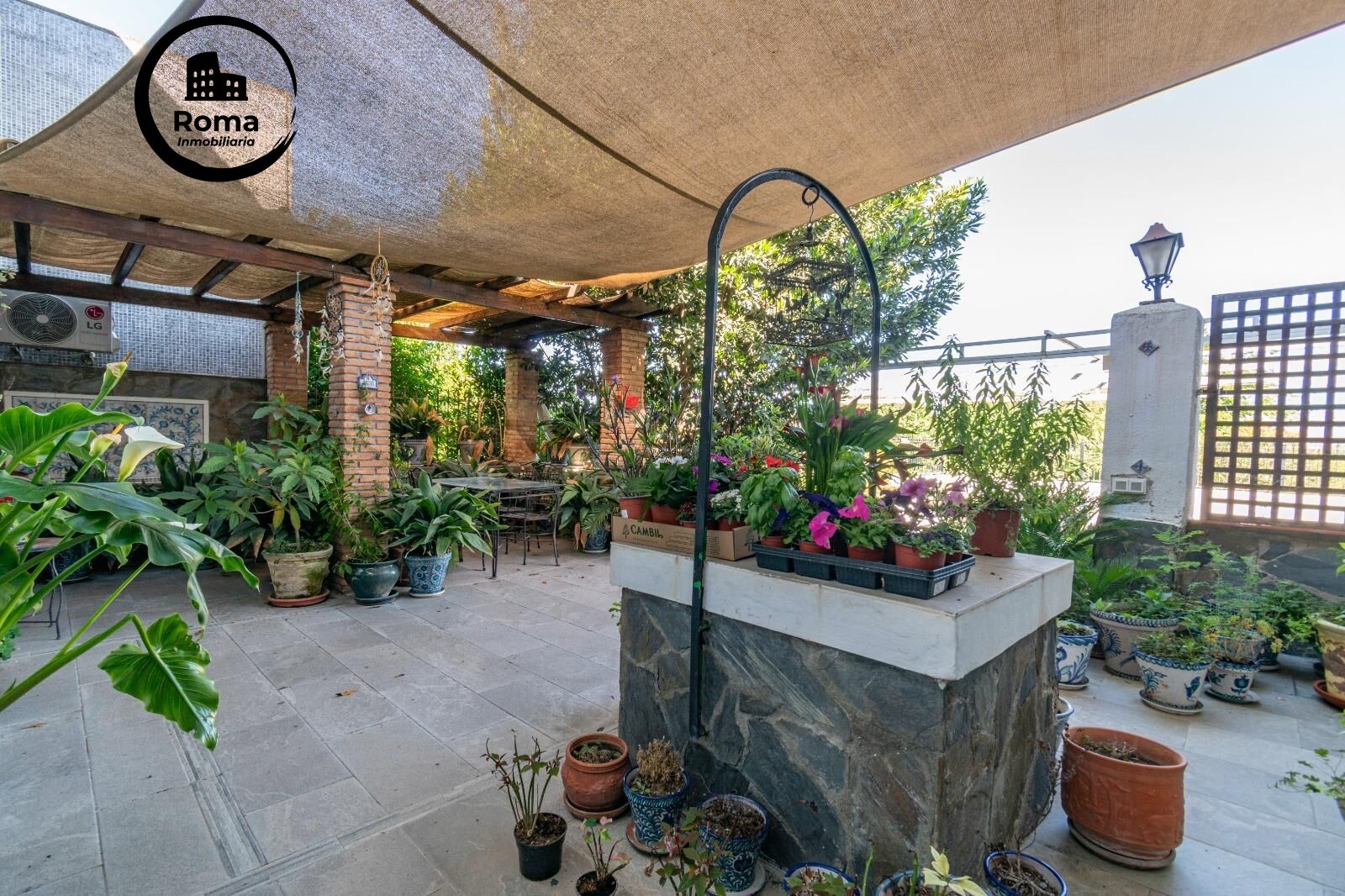 Amplia Casa en Purchil con Piscina y Jardín - foto 13