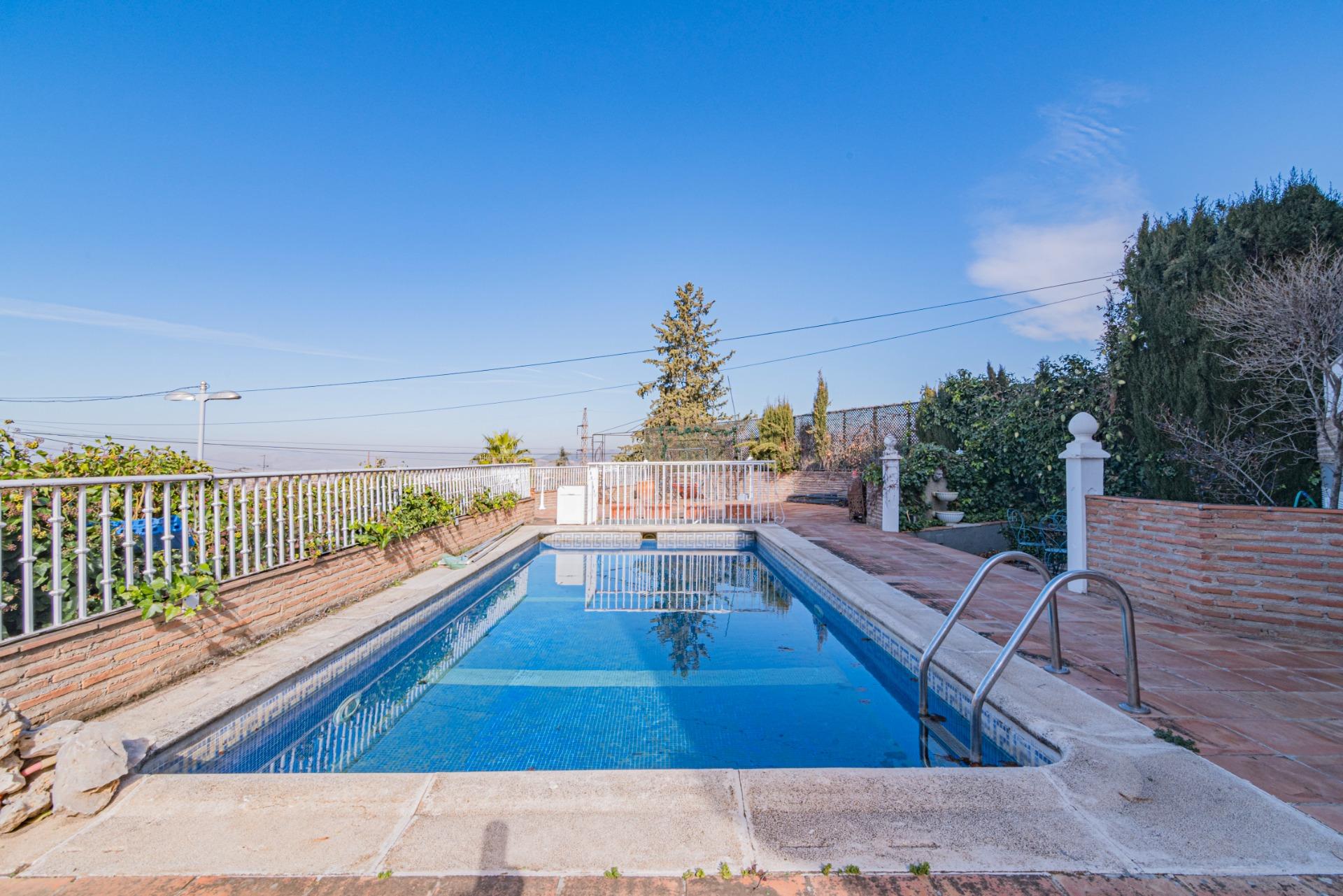 LUJOSO CHALET CON UNA VISTA ESPECTACULAR - foto 50