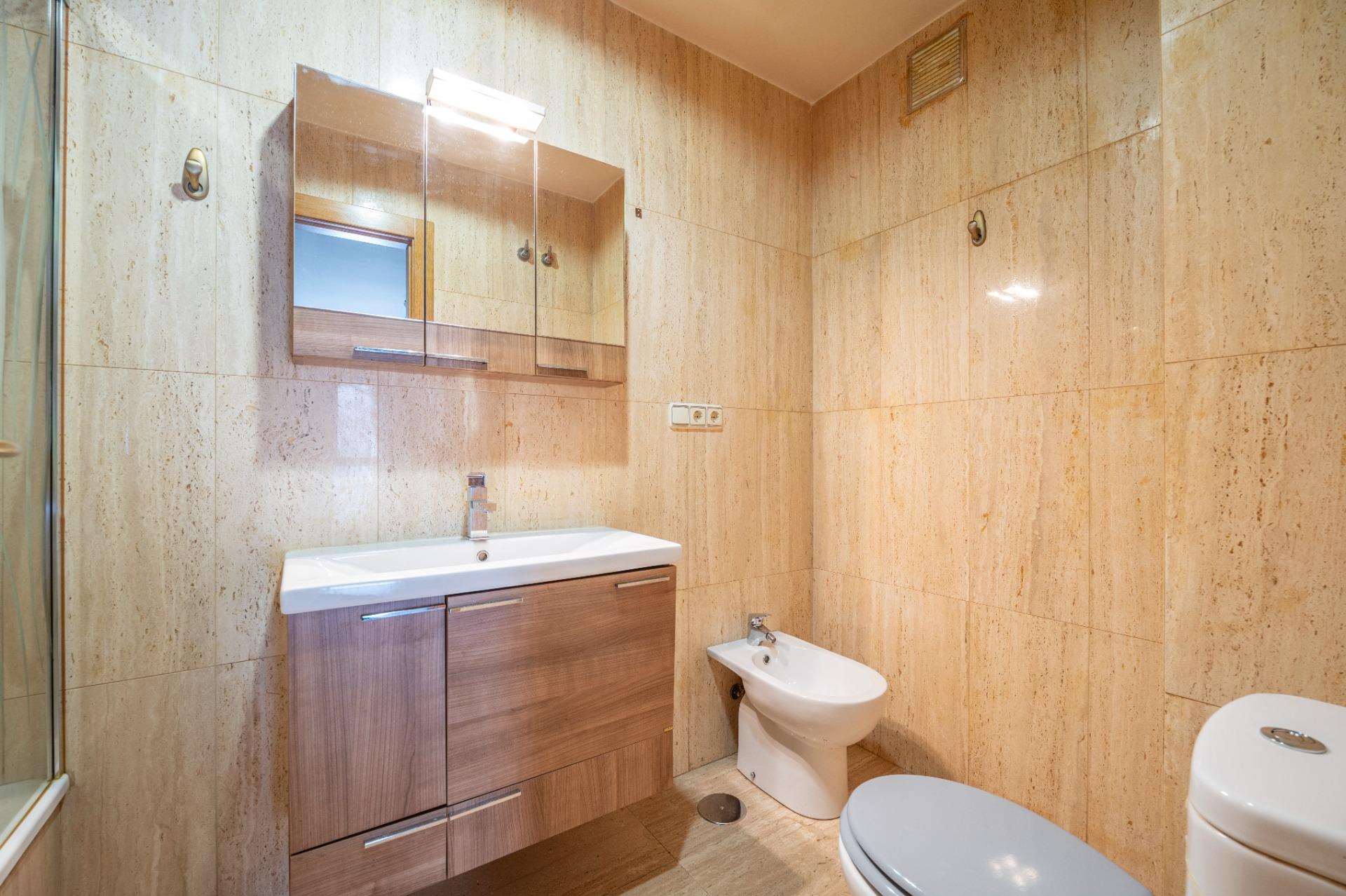 Amplio y Luminoso Piso en el Corazón de Granada - foto 34