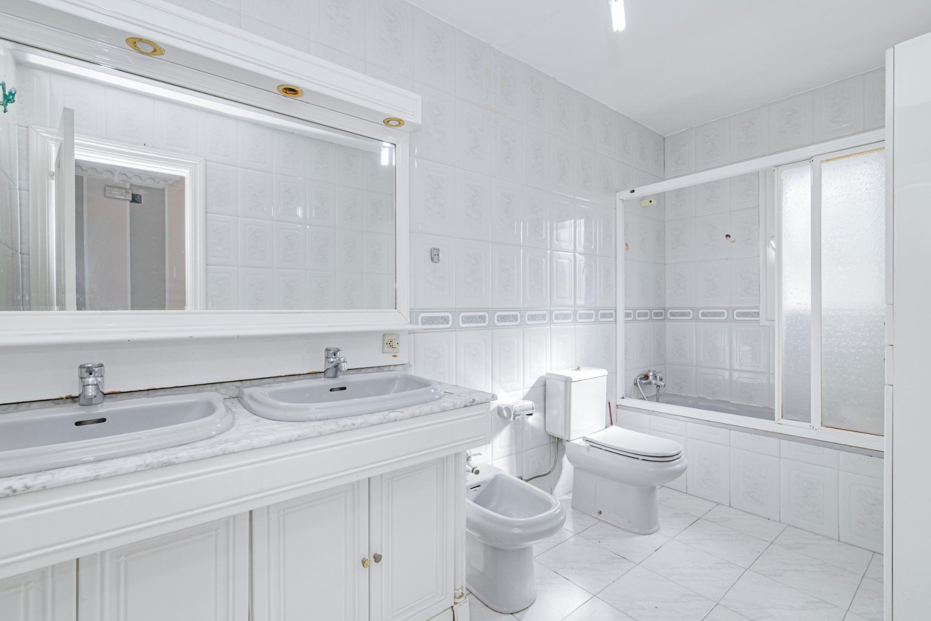 LUJOSO CHALET CON UNA VISTA ESPECTACULAR - foto 25