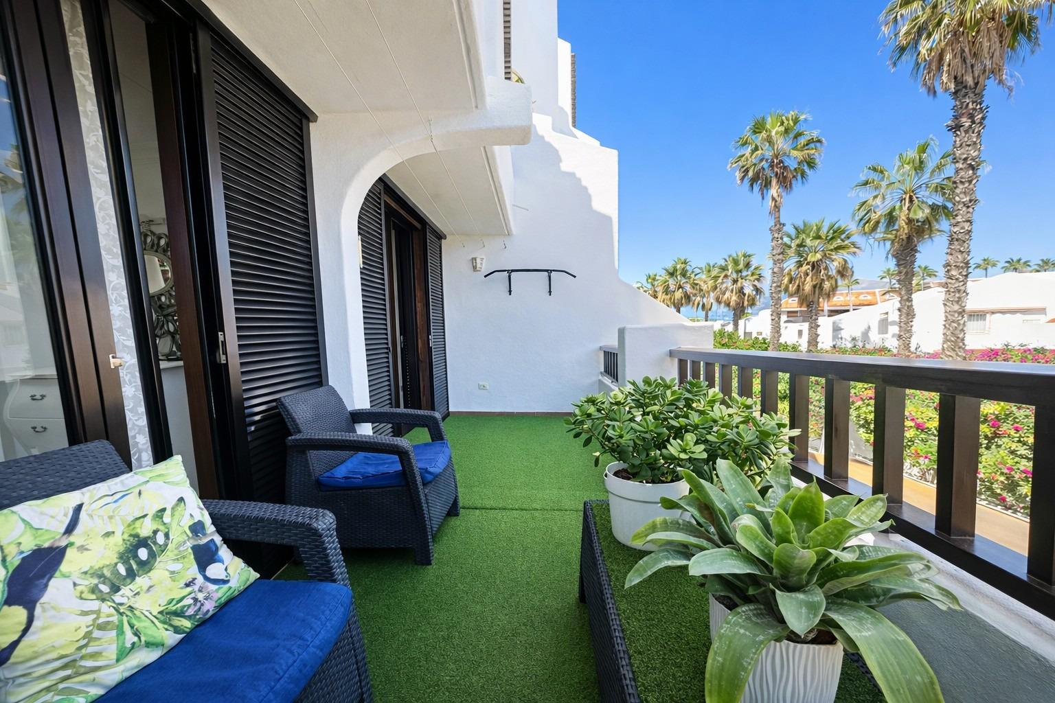 Apartamento en Parque Santiago 1 con terraza, parking y pisc - foto 4