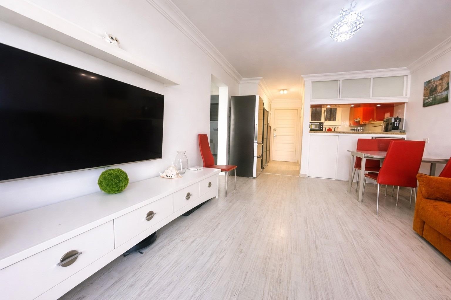 Apartamento en Parque Santiago 1 con terraza, parking y pisc - foto 8