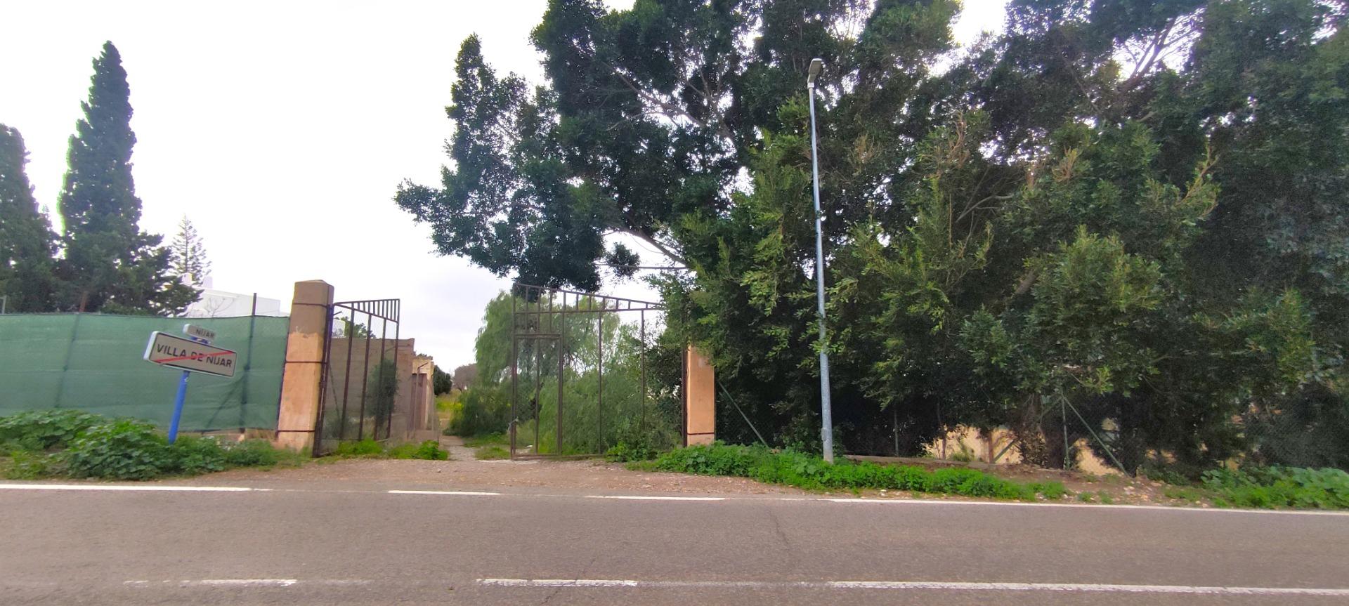 GRAN SOLAR URBANO EN  NIJAR VILLA