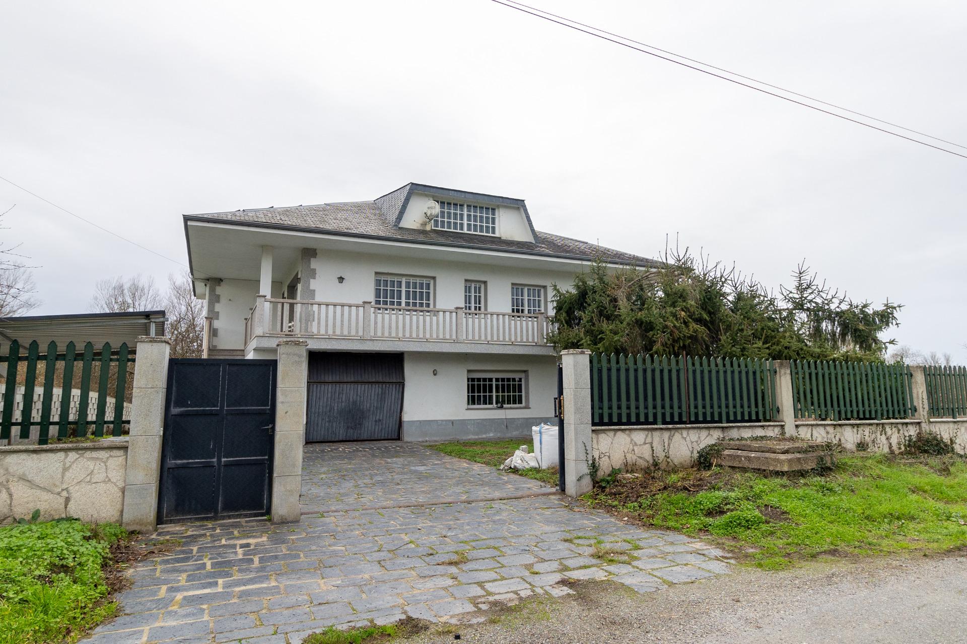 Casa familiar en venta en Sober, Lugo