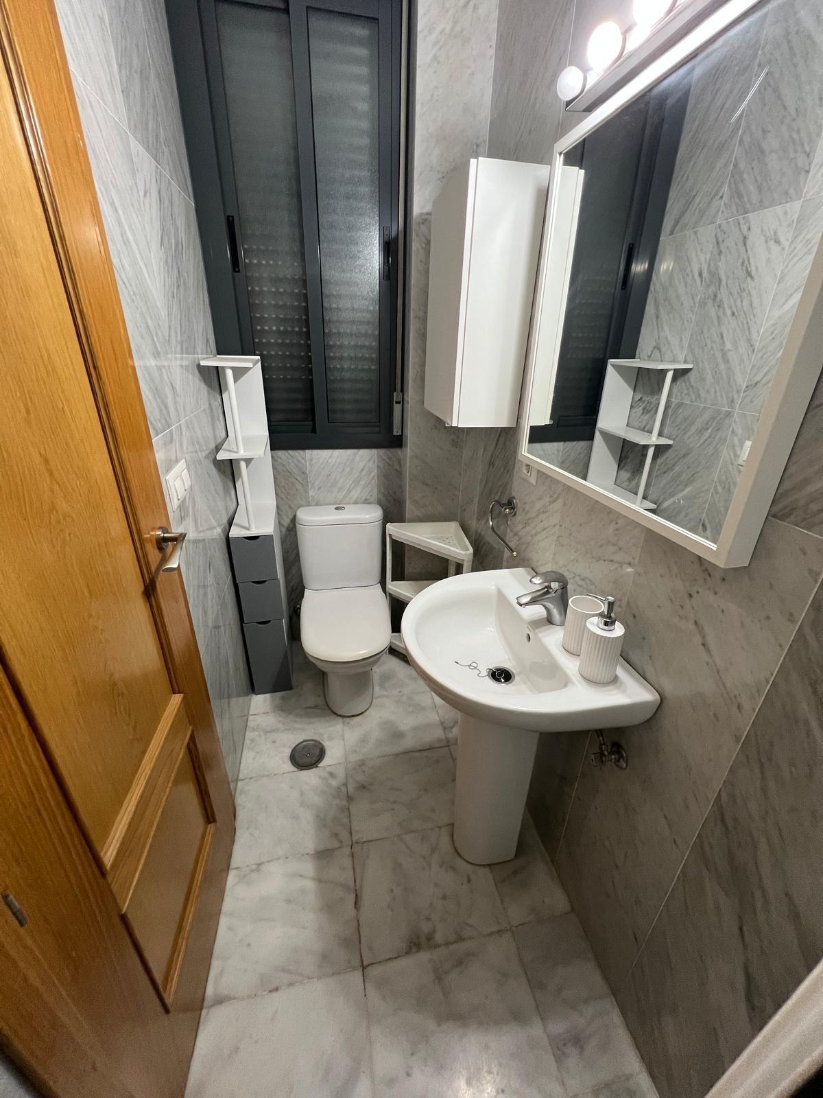 Nervion cerca de Gran Plaza y Luis Montoto. Excelente y boni - foto 12