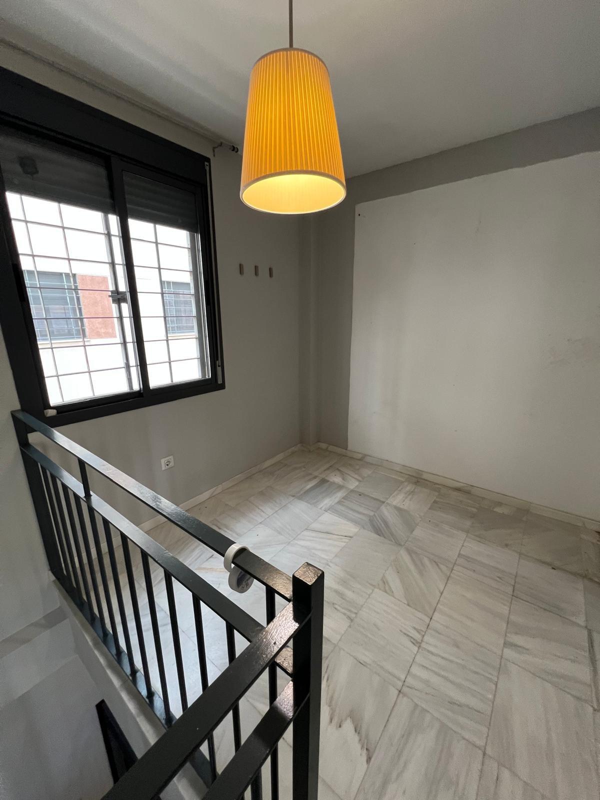 Nervion cerca de Gran Plaza y Luis Montoto. Excelente y boni - foto 15