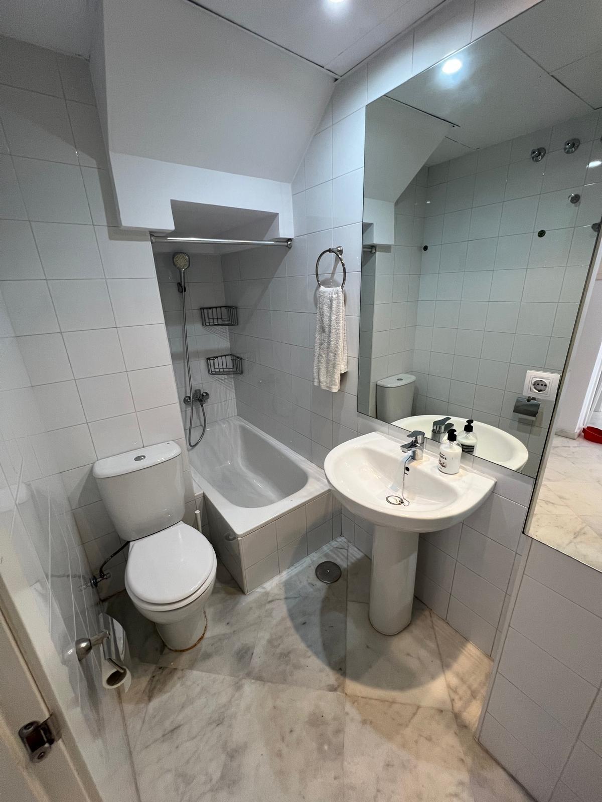 Centro Arenal. Coqueto apartamento dúplex ático con terraza  - foto 18