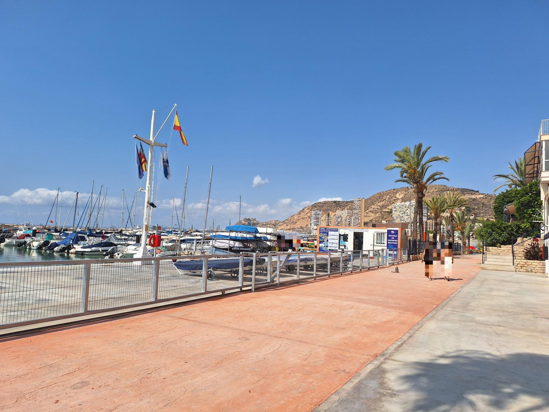 EXCEPCIONAL ubicación: CHALET PAREADO EN PRIMERA LINEA DE MA - foto 12