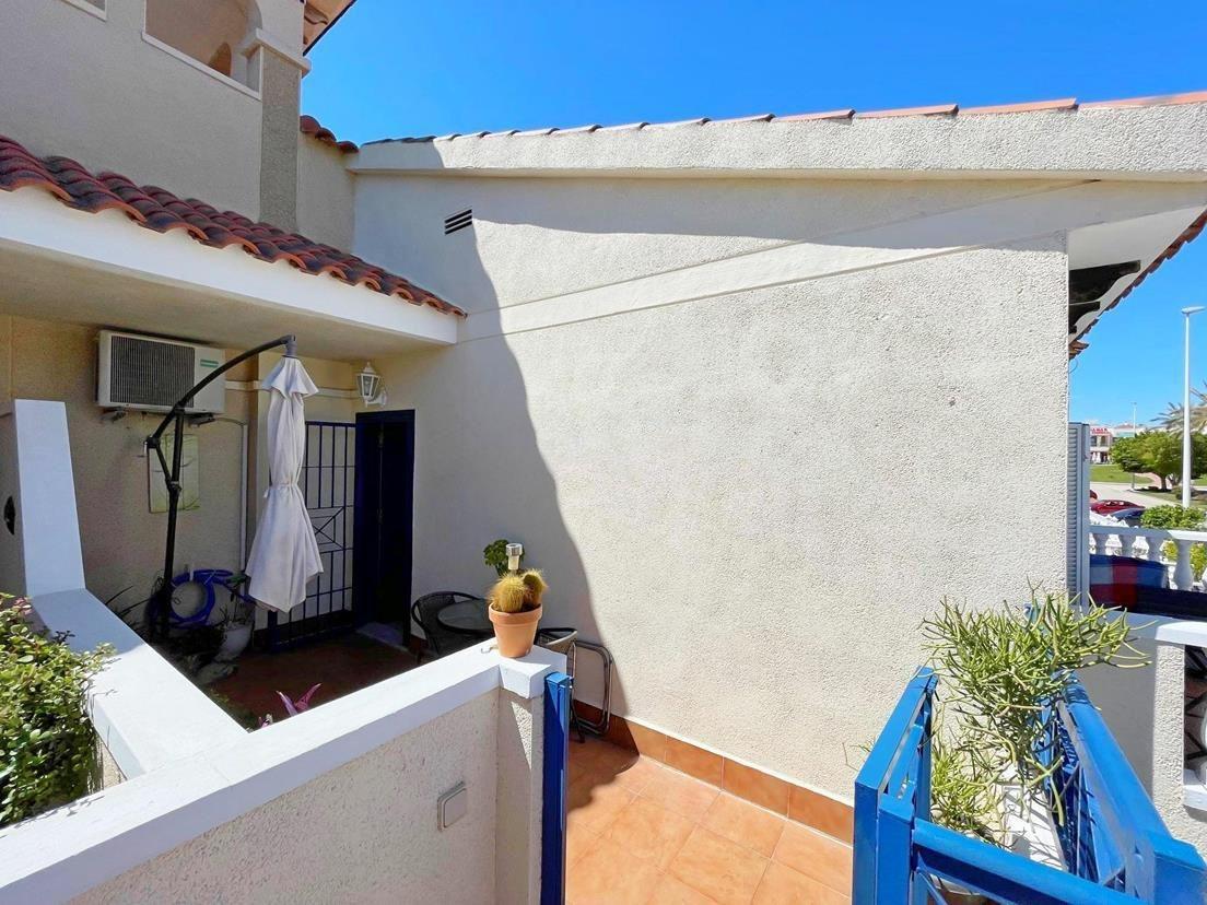 BUNGALOW PLANTA ALTA  DE 2 DORMITORIOS Y 1 BAÑO EN ZENIA MAR - foto 7