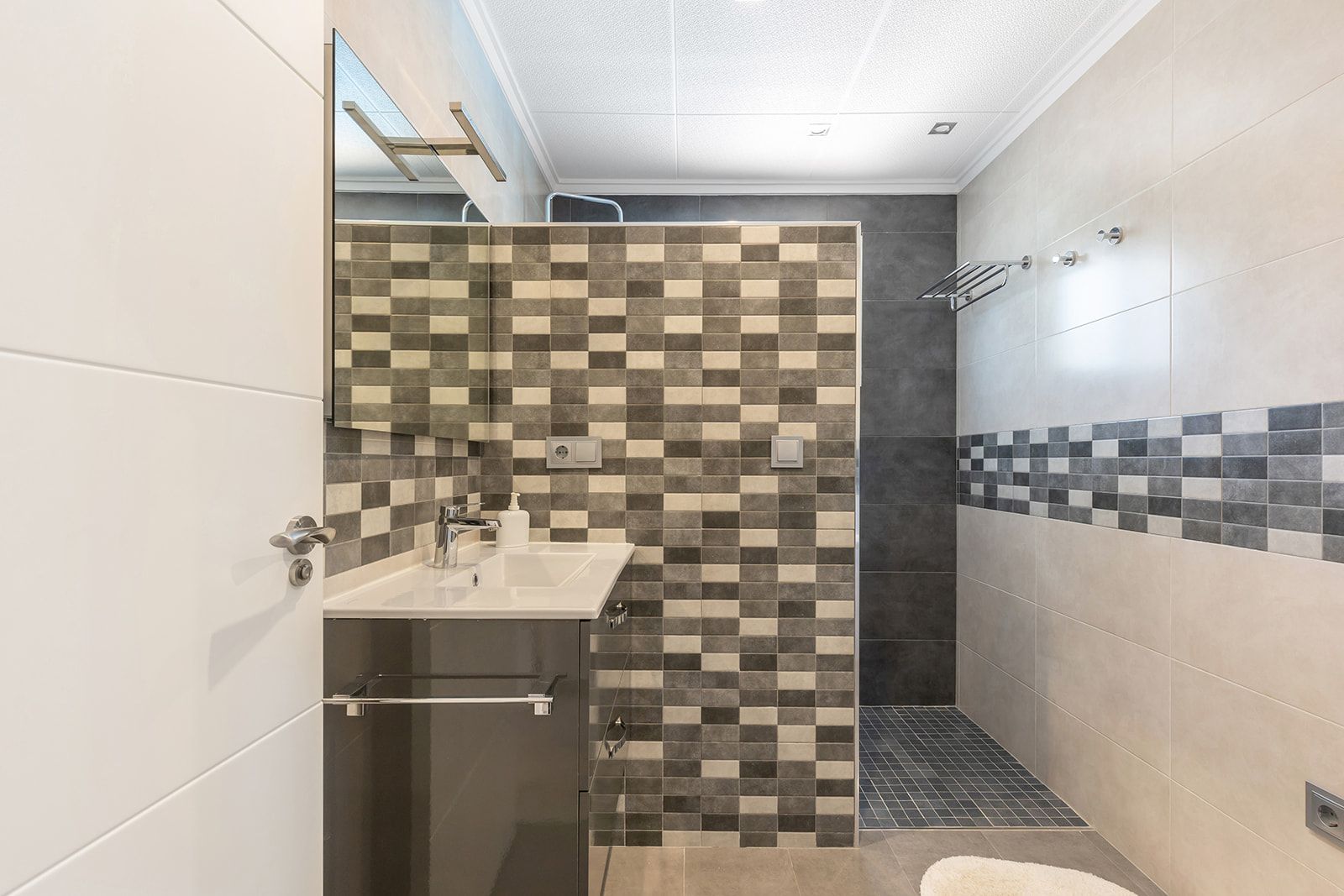 VILLA DE 4 DORMITORIOS 2 BAÑOS EN PUNTA PRIMA (ORIHUELA COST - foto 49