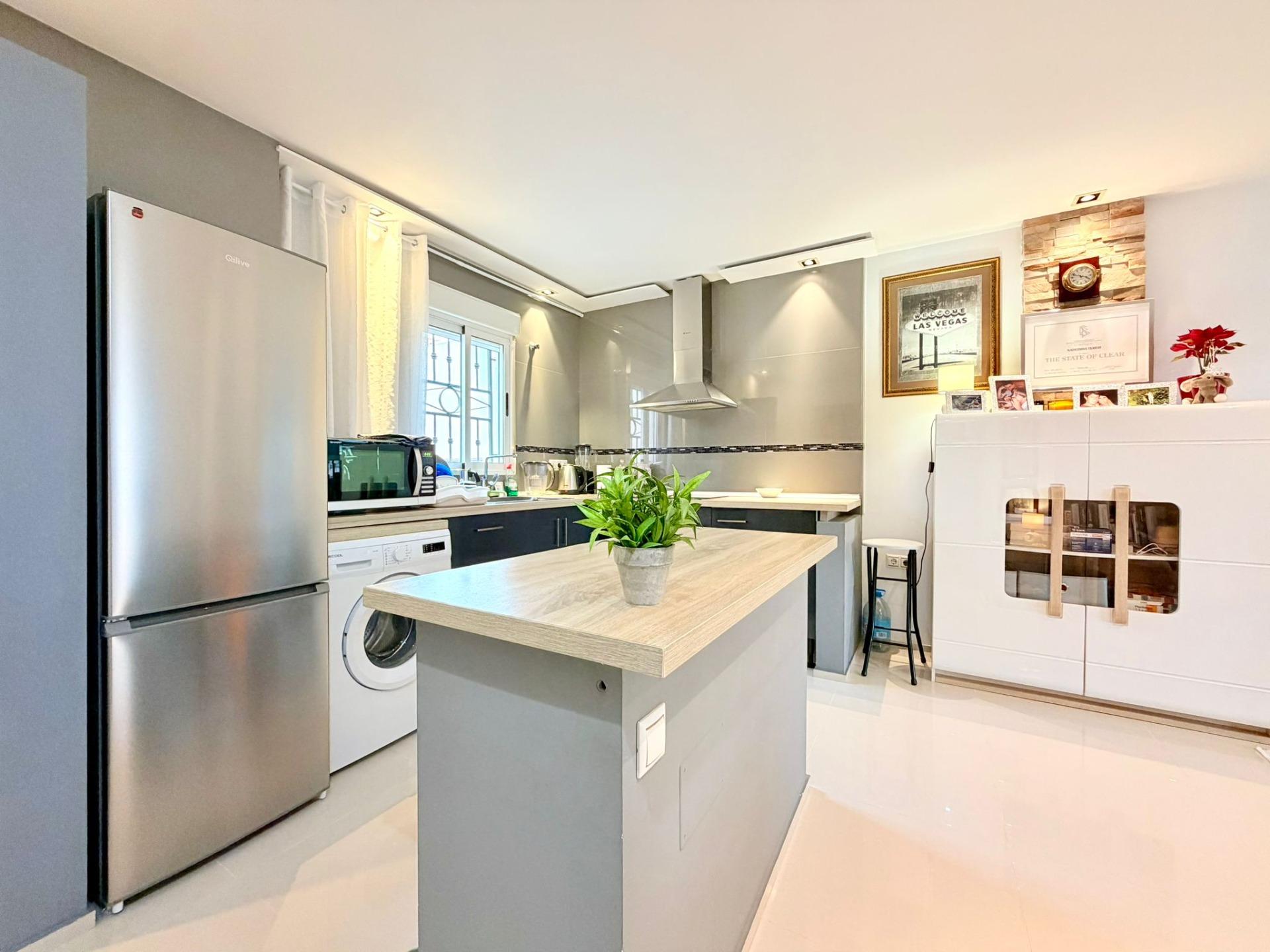 Bungalow de 2 dormitorios y 1 baño, Reformado en La Florida, - foto 10