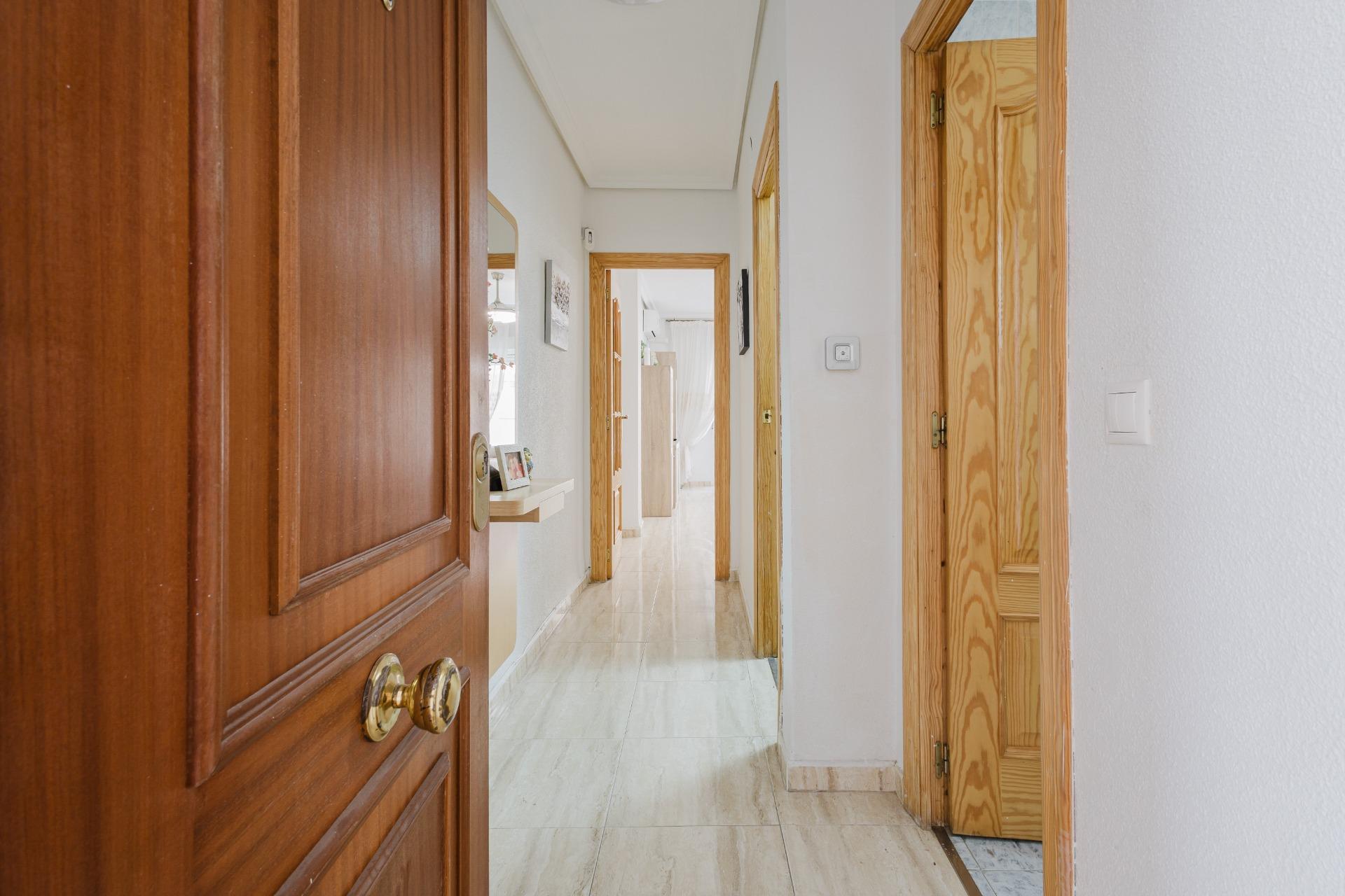 ENCANTADORA VIVIENDA DE 2 habitaciones JUNTO A LA PLAYA - foto 2