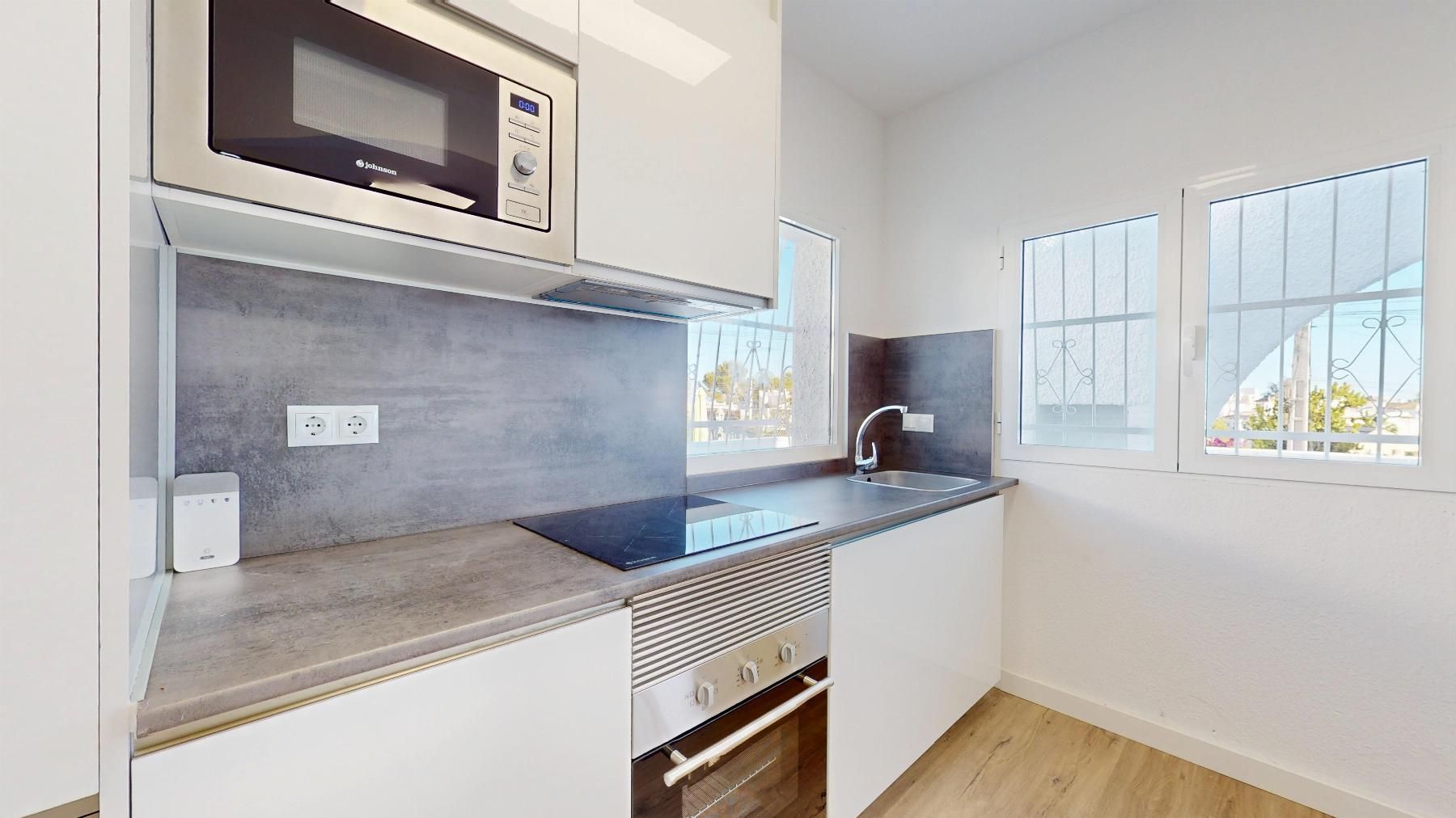 BUNGALOW DE 2 DORMITORIOS Y 1 BAÑO EN SAN MIGUEL DE SALINAS  - foto 7