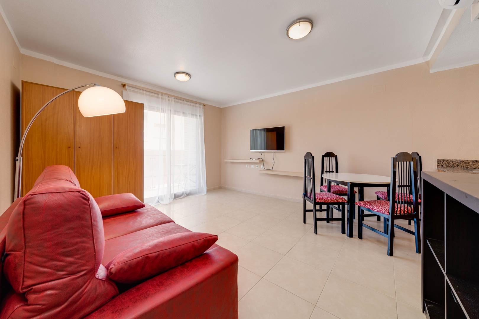 SE VENDE ESTUDIO EN PRIMERA LINEA DE LA PLAYA EN TORREVIEJA  - foto 14