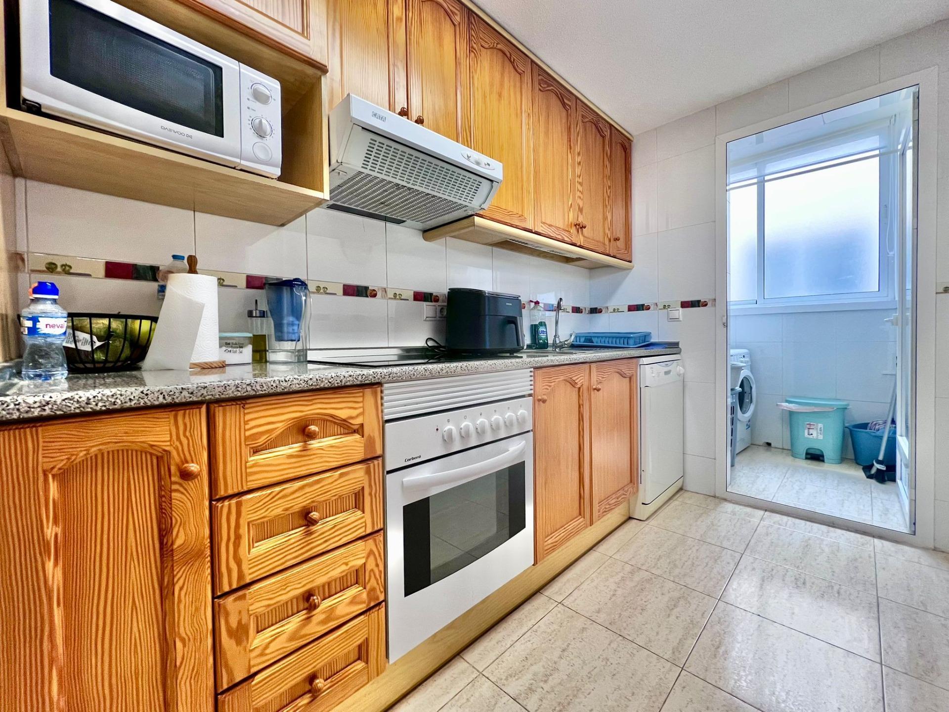 BUNGALOW DE 2 DORMITORIOS Y 1 BAÑO EN PILAR DE LA HORADADA ( - foto 2