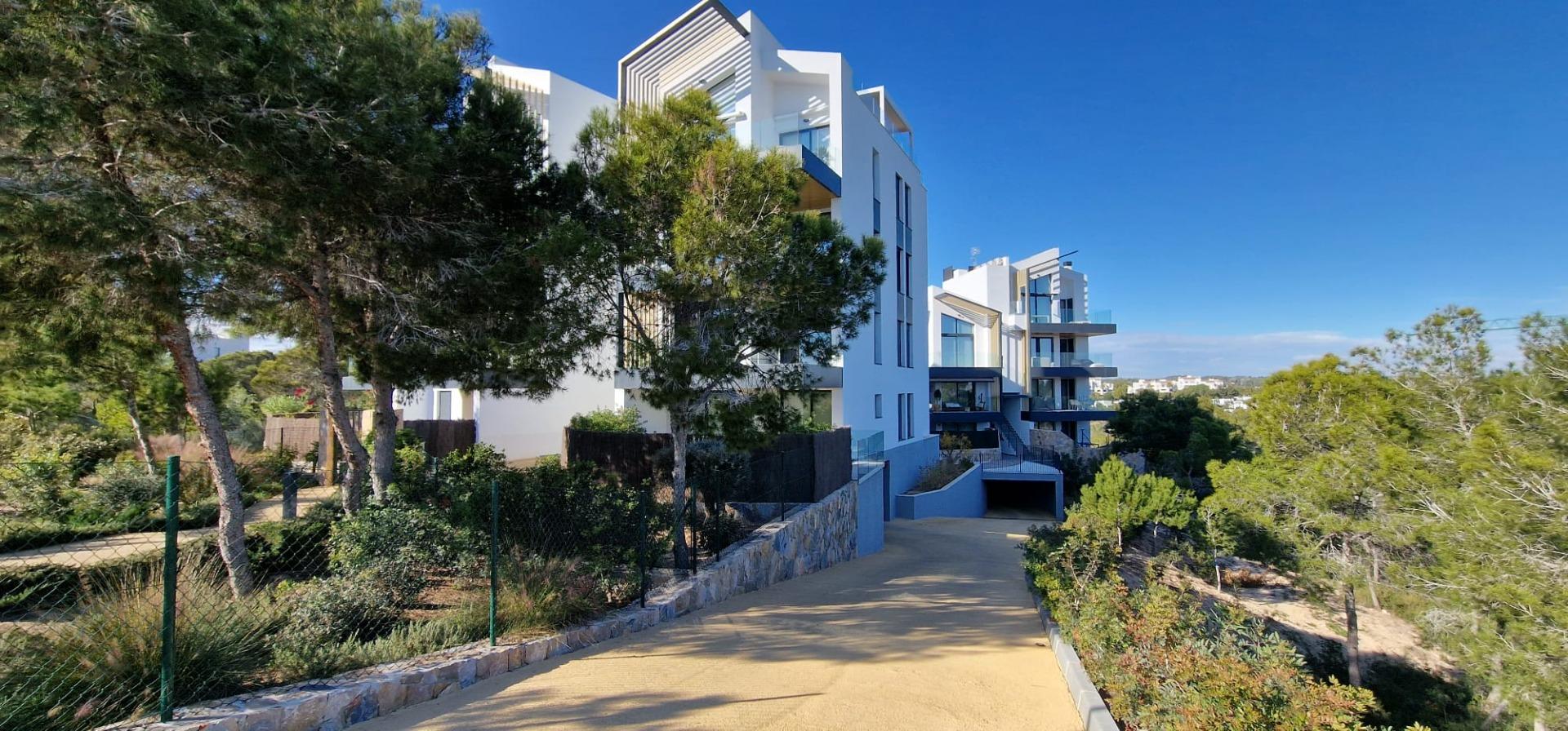 APARTAMENTO DE 3 DORMITORIOS Y 2 BAÑOS EN COLINAS GOLF (ORIH - foto 8