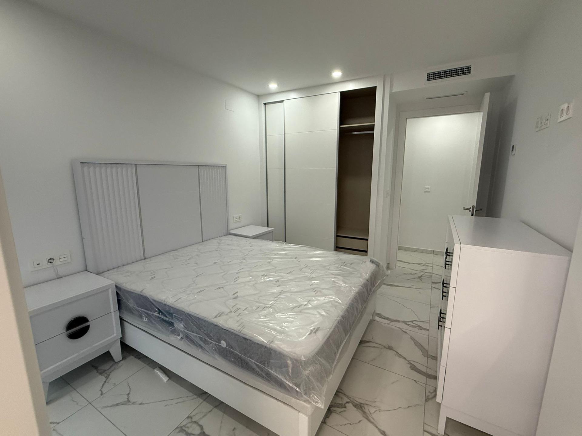APARTAMENTO DE 2 DORMITORIOS Y 2 BAÑOS EN TORREVIEJA CERCA D - foto 12