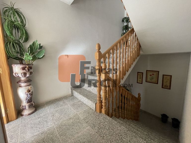 Amplia Casa haciendo esquina en Águilas. Ideal para inversor - foto 23