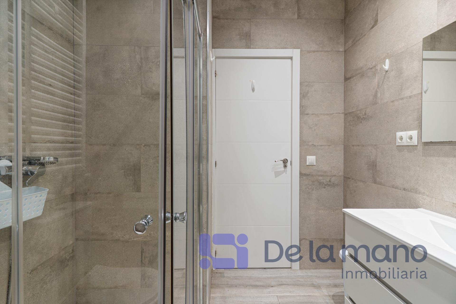 AGRADABLE PISO RECIÉN PINTADO Y TOTALMENTE AMUEBLADO PARA VI - foto 14