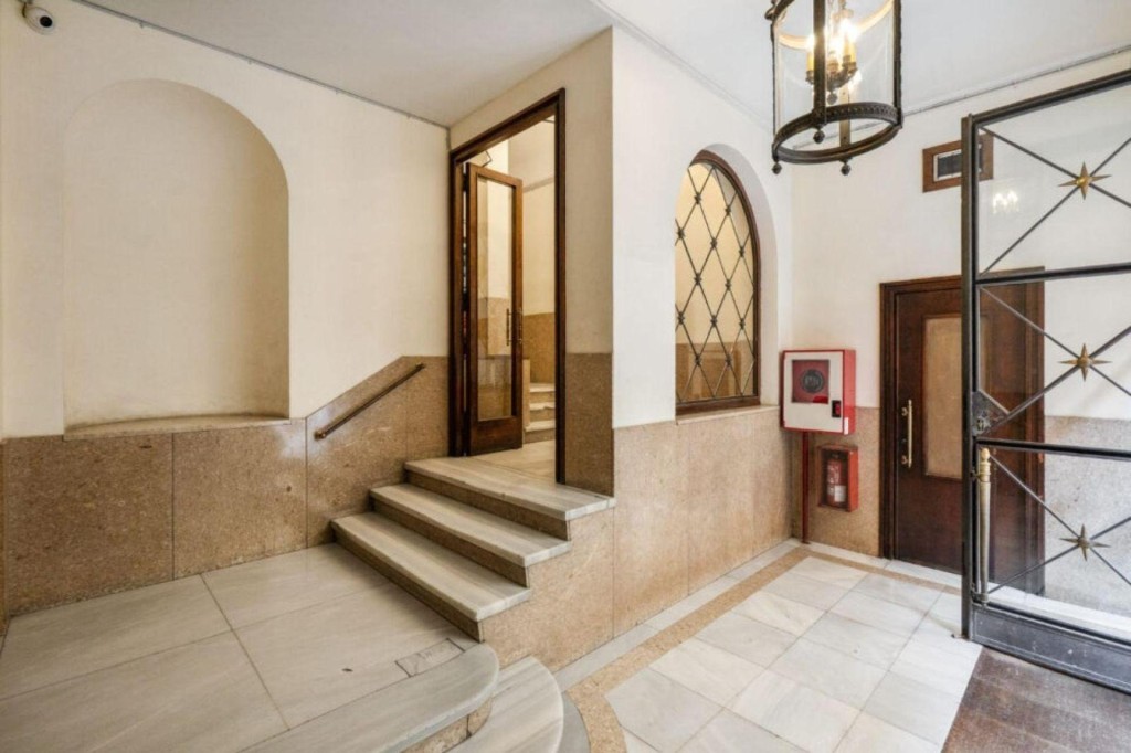 Luminosa 6ª planta con ascensor a dos pasos de la Plaza Urqu - foto 11