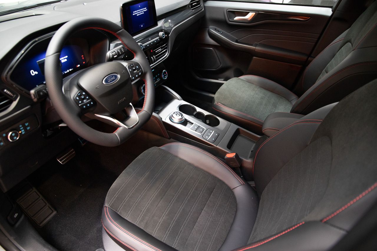 Ford Kuga 2.5 PHEV ST-LINE X AUTO 225 5P - foto 8