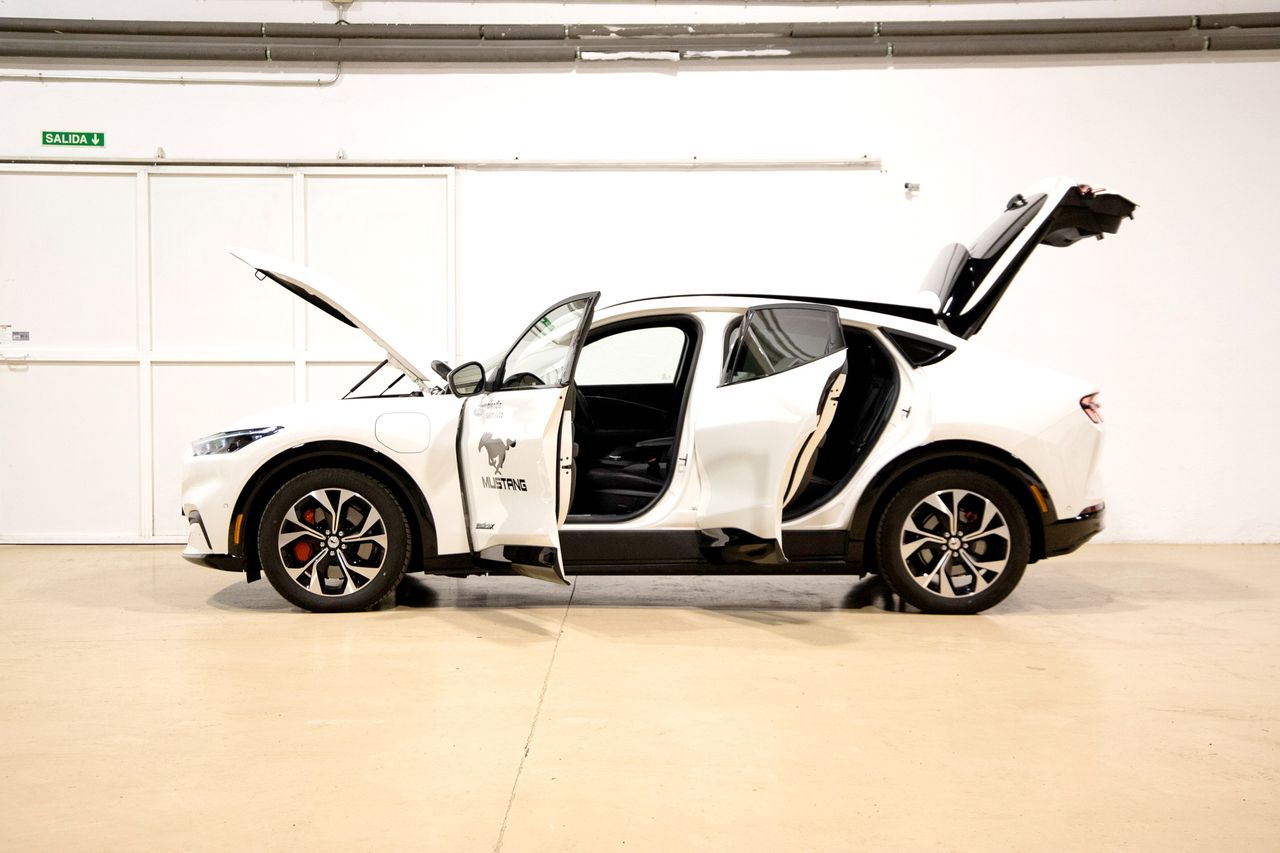 Ford Mustang BEV 99KWH 351PS AWD AUTO EXTENDED RANGE 351 5P - foto 7