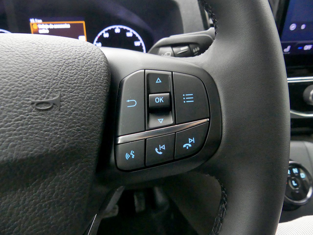 Ford Transit BEV 68KWH 269PS 350 L2 TREND RWD 269CV 4P - foto 18